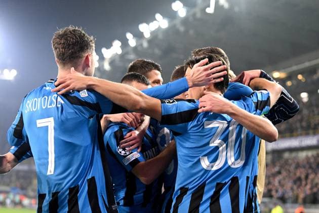 BRUGGE - Hans Vanaken of Club Brugge KV celebrates the 1-0 with his teammates during the UEFA Champions League match between Club Brugge and Aston Villa FC at the Jan Breydel Stadium on Nov. 6, 2024 in Bruges, Belgi . ANP Hollandse Hoogte UEFA Champions League 2024 25 League phase 4 2024 25 xVIxANPxSportx xGerritxvanxKeulenxIVx 512841002 originalFilename: 512841002.jpg