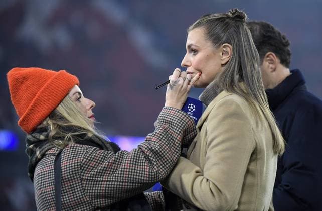 06 11 2024, xemx, Football UEFA Champions League, FC Bayern Muenchen Benfica Lisbon emspor, v l Laura Wontorra will be split DFL DFB REGULATIONS PROHIBIT ANY USE OF PHOTOGRAPHS as IMAGE SEQUENCES and or QUASI VIDEO Muenchen