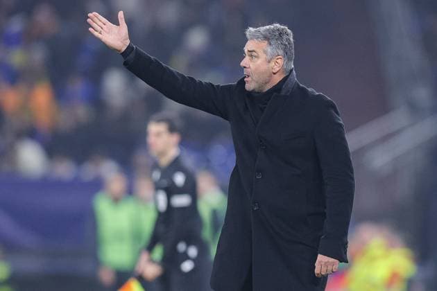 Soccer Champions League Matchday 4 Shakhtar Donetsk Young Boys Bern on 06 11 2024 at the Arena AufSchalke in Gelsenkirchen Marino Pusic Coach Head Coach Donetsk xJRx