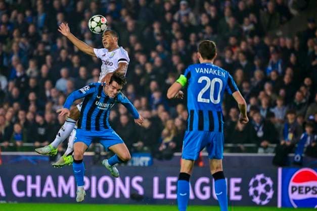 Club Brugge v Aston Villa - UEFA Champions League BRUGGE, BELGIUM - NOVEMBER 06 : Youri Tielemans midfielder of Aston Villa and Vetlesen Hugo midfielder of Club Brugge in action during the UEFA Champions League phase matchday 4 between Club Brugge and Aston Villa on November 6, 2024 in Brugge, Belgium, 06 11 2024 Brugge Belgium  Copyright: xPeterxDexVoechtx