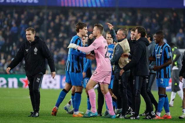 Club Brugge v Aston Villa - UEFA Champions League BRUGGE, BELGIUM - NOVEMBER 06 : Mignolet Simon goalkeeper of Club Brugge celebrating after the game during the UEFA Champions League phase matchday 4 between Club Brugge and Aston Villa on November 6, 2024 in Brugge, Belgium, 06 11 2024 Brugge Belgium  Copyright: xJanxDexMeuleneirx