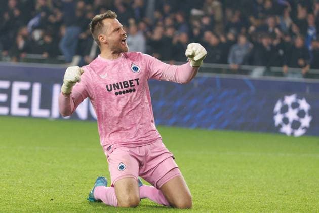 Club s goalkeeper Simon Mignolet celebrates after winning a soccer game between Belgian Club Brugge KV and English Aston Villa F.C., Wednesday 06 November 2024 in Brugge, on the fourth day of the UEFA Champions League league phase. KURTxDESPLENTER  x104744262x