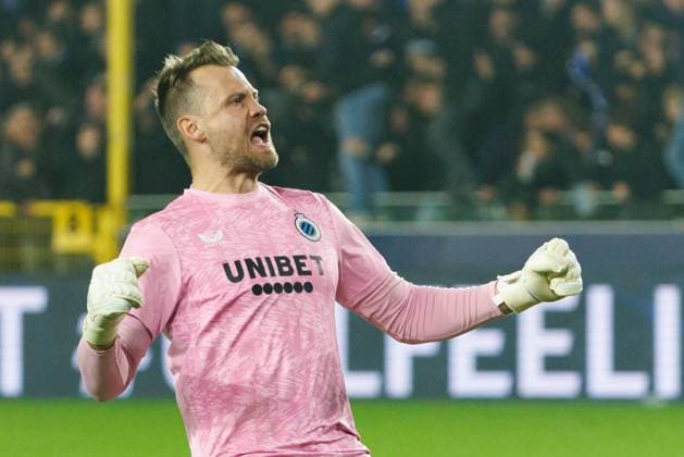 Club s goalkeeper Simon Mignolet celebrates after winning a soccer game between Belgian Club Brugge KV and English Aston Villa F.C., Wednesday 06 November 2024 in Brugge, on the fourth day of the UEFA Champions League league phase. KURTxDESPLENTER  x104744294x