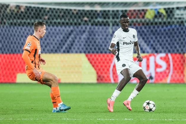 Sport, Football, UEFA Champions League Season 2024 2025 League Phase 4 Matchday FC Shakhtar Donetsk BSC Young Boys 06 11 2024, Arena AufSchalke Cheikh Niasse BSC Young Boys, 20 Gelsenkirchen Arena AufSchalke VELTINS Arena Nordrhein Westfahlen Germany