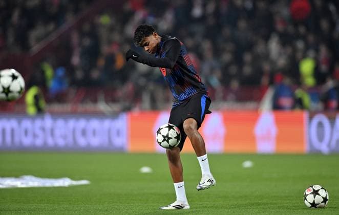 CRVENA ZVEZDA vs BARCELONA LAMINE YAMAL, football player of Barcelona at the Champions League match against Crvena zvezda, at Stadium Rajko Mitic. Belgrade, 06.11.2024. photo: MN Press photo FOOTBALL, UEFA, CHAMPIONS LEAGUE, BARCELONA, RED STAR, CRVENA ZVEZDA Belgrade Stadium Rajko Mitic Serbia Copyright: xMarkoxMetlasx xMNxPressx