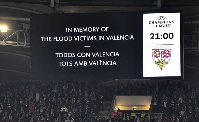 06 11 2024, xhbx, Football UEFA Champions League, VfB Stuttgart Atalanta Bergamo emspor, v l minutes silence for the victims in Valencia DFL DFB REGULATIONS PROHIBIT ANY USE OF PHOTOGRAPHS as IMAGE SEQUENCES and or QUASI VIDEO Stuttgart