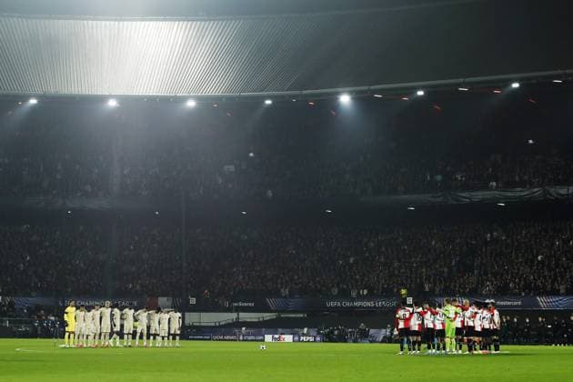 ROTTERDAM - one minute of silence in memory of the flood victims of Valencia during the UEFA Champions League match between Feyenoord Rotterdam and FC RB Salzburg at Feyenoord Stadium de Kuip on Nov. 6, 2024 in Rotterdam, Netherlands. ANP Hollandse Hoogte BART STOUTJESDIJK UEFA Champions League 2024 25 League Phase MD4 2024 25 xVIxANPxSportx xBartxStoutjesdijkxIVx 512844678 originalFilename: 512844678.jpg