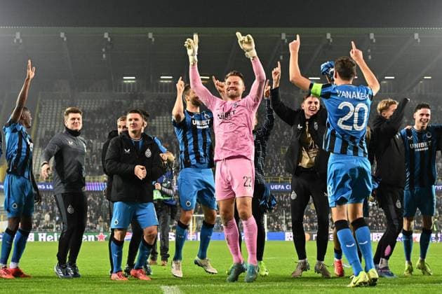 Sport Themen der Woche KW45 Sport Bilder des Tages 241106 Champions League Day 4 Club Brugge vs Aston Villa players of Brugge with goalkeeper Simon Mignolet (22) of Club Brugge and Hans Vanaken (20) of Club Brugge celebrating after winning a soccer game between Belgian Club Brugge KV and English Aston Villa in the UEFA Champions League League Phase day 4 of the 2024-25 season, on Wednesday 6 November 2024 in Brugge , Belgium . PHOTO SPORTPIX David Catry BRUGGE BELGIUM  Copyright: xx 485382