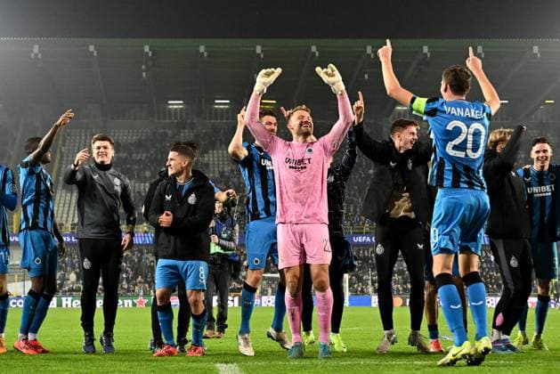 241106 Champions League Day 4 Club Brugge vs Aston Villa players of Brugge with goalkeeper Simon Mignolet (22) of Club Brugge and Hans Vanaken (20) of Club Brugge celebrating after winning a soccer game between Belgian Club Brugge KV and English Aston Villa in the UEFA Champions League League Phase day 4 of the 2024-25 season, on Wednesday 6 November 2024 in Brugge , Belgium . PHOTO SPORTPIX David Catry BRUGGE BELGIUM  Copyright: xx 485384