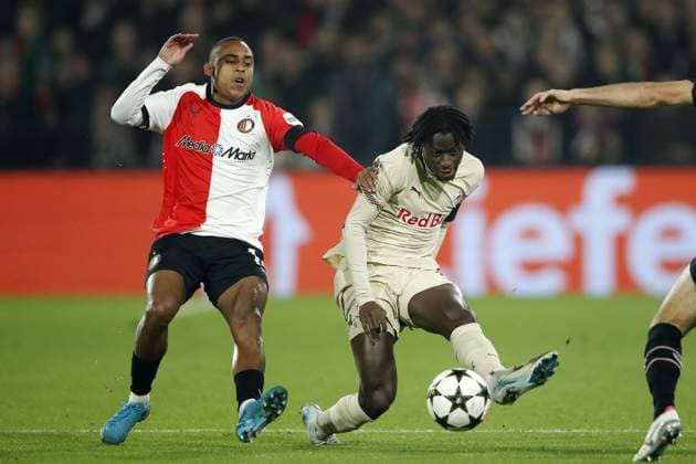 ROTTERDAM - (l-r) Igor Paixao of Feyenoord, Mamady Diambou of FC RB Salzburg during the UEFA Champions League match between Feyenoord Rotterdam and FC RB Salzburg at Feyenoord Stadion de Kuip on Nov. 6, 2024 in Rotterdam, Netherlands. ANP Hollandse Hoogte BART STOUTJESDIJK UEFA Champions League 2024 25 League Phase MD4 2024 25 xVIxANPxSportx xBartxStoutjesdijkxIVx 512845020 originalFilename: 512845020.jpg