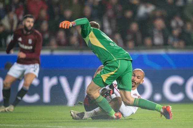 Peter Vindahl injured after battle with Ludovic Ajorque during UEFA Champions league match, AC Sparta Prague - Stade Brest , 06. november 2024, Epet Arena, Prague, Czech republic Copyright: xMICHALxFAJT,ZOSPORTU.SKx DSC_5329