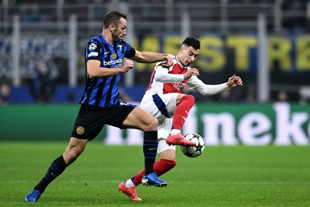Db Milano 06 11 2024 - Champions League Inter-Arsenal foto Daniele Buffa Image nella foto: Gabriel Martinelli-Stefan De Vrij 