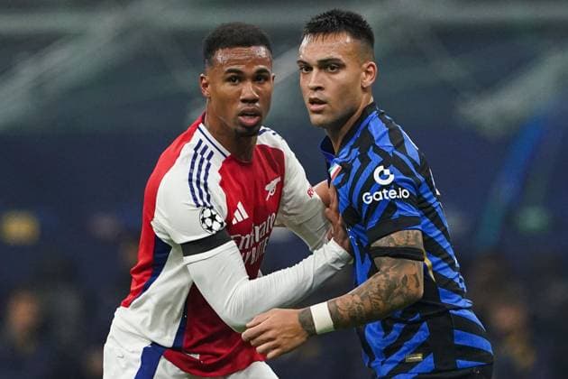 Gabriel of Arsenal (L) and Lautaro Martinez of Inter Milan (R) Inter Milan v Arsenal, UEFA Champions League, Group Stage, Football, San Siro Stadium, Milan, Italy - 06 Nov 2024 EDITORIAL USE ONLY No use with unauthorised audio, video, data, fixture lists, club league logos or live services. Online in-match use limited to 120 images, no video emulation. No use in betting, games or single club league player publications. Copyright: xRemotePhotoPress Shutterstockx 14873845aj