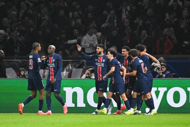 Warren ZAIRE EMERY ( 33 - PSG ) celebrates with teammates during the UEFA Champions League match between Paris Saint Germain and Atletico de Madrid at Parc Des Princes on November 06, 2024 in Paris, France. ( Photo by federico pestellini panoramic ) - FOOTBALL : PSG vs Atletico de Madrid - Ligue des Champions - 06 11 2024 FedericoPestellini Panoramic 