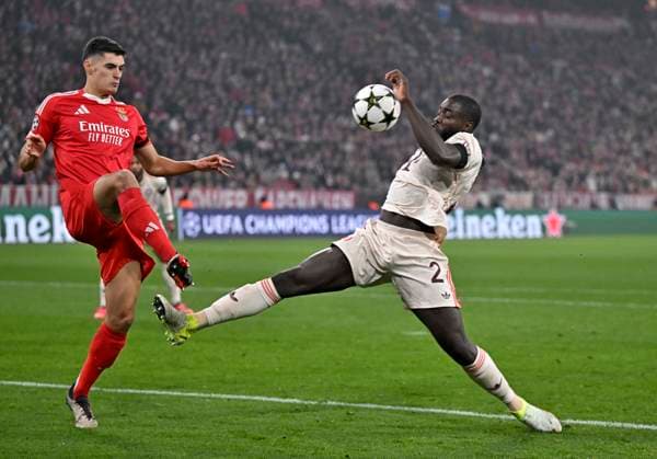 06 11 2024, Football UEFA Championsleague 2024 2025 Matchday 4, FC Bayern Munich Benfica Lisbon, in the Allianz Arena Munich Dayot Upamecano FC Bayern Munich with full commitment DFL and DFB regulations prohibit any use of photographs as image sequences and or quasi video