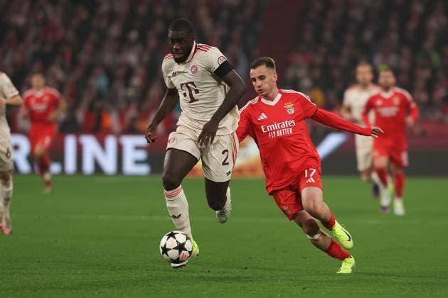 Munich, Alianz Arena UEFA Champions League 2024 25 am 6 11 2024 Matchday 4 FC Bayern München SL Benfica v l , Dayot Upamecano FC Bayern München , Kerem Aktürkoglu S L Benfica , Zweikampf, Action, Aktion, Battles for the Ball DFL DFB REGULATIONS PROHIBIT ANY USE OF PHOTOGRAPHS as IMAGE SEQUENCES and or QUASI VIDEO Copyright: JoaquimxFerreira