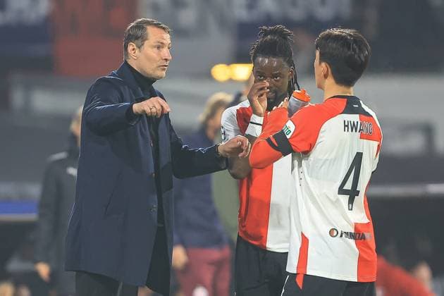 ROTTERDAM, 6-11-2024, Stadium de Kuip, Champions League, 2024 2025, Feyenoord - Red Bull Salzburg, Feyenoord trainer Brian Priske, Feyenoord player In-beom Hwang Feyenoord - RB Salzburg  x26683080x Copyright: