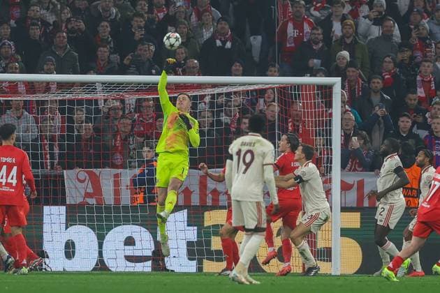 Goalkeeper action by Anatoliy Trubin 1 Benfica Lisbon , FC Bayern Muenchen vs Benfica Lisbon, Champions League, Soccer, Matchday 4, 06 11 2024 Muenchen Bayern Germany Copyright: xkolbert-press ChristianxKolbertx