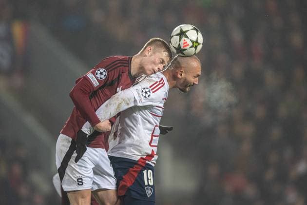 Filip Panak in the head to head battle with Ludovic Ajorque during UEFA Champions league match, AC Sparta Prague - Stade Brest , 06. november 2024, Epet Arena, Prague, Czech republic Copyright: xMICHALxFAJT,ZOSPORTU.SKx DSC_5649