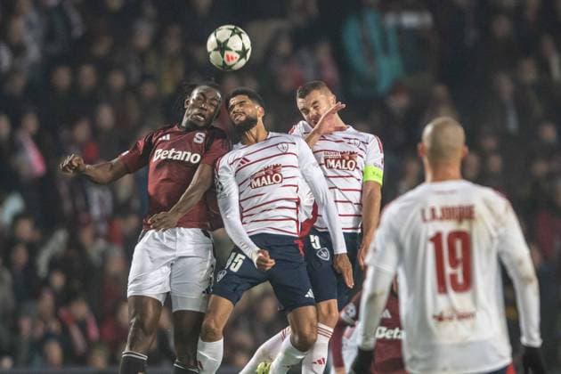 Brendan Chardonnet, Mahdi Camara in the head to head battle during UEFA Champions league match, AC Sparta Prague - Stade Brest , 06. november 2024, Epet Arena, Prague, Czech republic Copyright: xMICHALxFAJT,ZOSPORTU.SKx DSC_5660