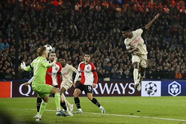 ROTTERDAM - (l-r) Feyenoord goalkeeper Timon Wellenreuther, David Hancko of Feyenoord, Mamady Diambou of FC RB Salzburg, Hugo Bueno of Feyenoord, Karim Konate of FC RB Salzburg score the 0-1 during the UEFA Champions League match between Feyenoord Rotterdam and FC RB Salzburg at Feyenoord Stadium de Kuip on Nov. 6, 2024 in Rotterdam, Netherlands. ANP Hollandse Hoogte BART STOUTJESDIJK UEFA Champions League 2024 25 League Phase MD4 2024 25 xVIxANPxSportx xBartxStoutjesdijkxIVx 512848761 originalFilename: 512848761.jpg