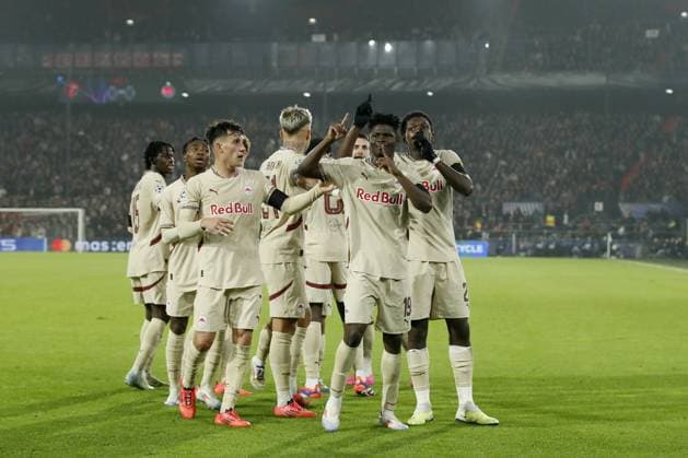 Sport Bilder des Tages ROTTERDAM - (l-r) Nicolas Capaldo of FC RB Salzburg, Karim Konate of FC RB Salzburg, Lucas Gourna-Douath of FC RB Salzburg celebrate the 0-1 during the UEFA Champions League match between Feyenoord Rotterdam and FC RB Salzburg at Feyenoord Stadion de Kuip on Nov. 6, 2024 in Rotterdam, Netherlands. ANP Hollandse Hoogte BART STOUTJESDIJK UEFA Champions League 2024 25 League Phase MD4 2024 25 xVIxANPxSportx xBartxStoutjesdijkxIVx 512849105 originalFilename: 512849105.jpg