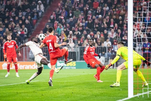 Goal chance by Dayot Upamecano FC Bayern Muenchen, 02 , Antonio S SL Benfica Lisbon, 04 , Trubin SL Benfica Lisbon, 01 GER, FC Bayern Muenchen vs SL Benfica Lisbon, Football, Champions League, Matchday 4, Season 2024 2025, 06 11 2024 DFB DFL REGULATIONS PROHIBIT ANY USE OF PHOTOGRAPHS AS IMAGE SEQUENCES AND OR QUASI VIDEO GER, FC Bayern Muenchen vs SL Benfica Lisbon, Football, Champions League, Matchday 4, Season 2024 2025, 06 11 2024 Muenchen Copyright: xEibner-Pressefoto RogerxBuerkex EP_RBE