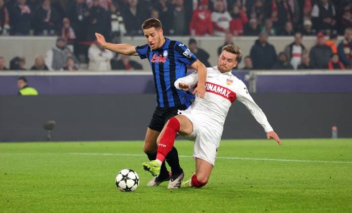 06 11 2024, Germany, Stuttgart, Soccer Champions League, VfB Stuttgart vs Atalanta Bergamo, v l Mario Pasalic Bergamo , Maximilian Mittelstädt VfB
