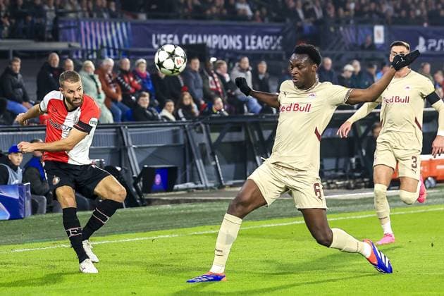ROTTERDAM, 6-11-2024, Stadium de Kuip, Champions League, 2024 2025, Feyenoord - Red Bull Salzburg, Feyenoord player Bart Nieuwkoop and RB salzburg player Samson Baidoo Feyenoord - RB Salzburg  x26683574x Copyright: