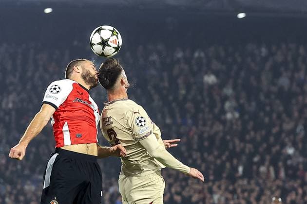 ROTTERDAM, 6-11-2024, Stadium de Kuip, Champions League, 2024 2025, Feyenoord - Red Bull Salzburg, Feyenoord player Bart Nieuwkoop and RB salzburg player Aleksa Terzic Feyenoord - RB Salzburg  x26683577x Copyright:
