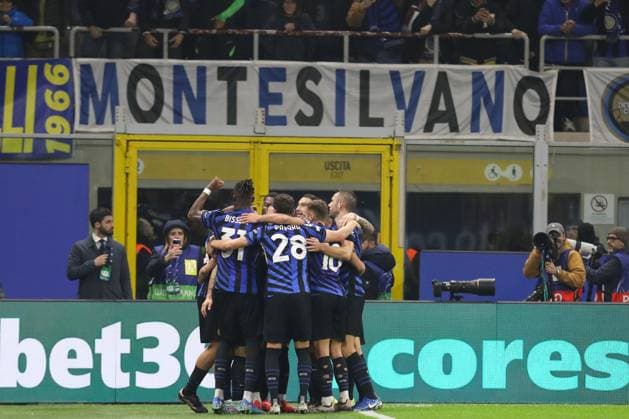November 6, 2024, Milan, Lombardy, Italy: HAKAN CALHANOGLU 20 of INTER MILAN reacts to scoring his side s first goal on Matchday 4 of 8 of the UEFA Champions League 2024 2025 between INTER MILAN and ARSENAL FC at San Siro in Milan, Italy Milan Italy - ZUMAc179 20241106_zep_c179_023 Copyright: xMickaelxChavetx