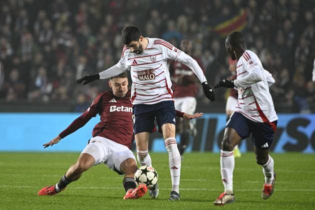 From left Matej Rynes of Sparta and Pierre Lees-Melouin of Brest action during the Football Champions League 4th round match Sparta Prague vs Stade Brestois in Prague, Czech Republic, November 6, 2024. (CTKxPhoto MichalxKamaryt) CTKPhotoP2024110612358  CTKPhotoP2024110612358