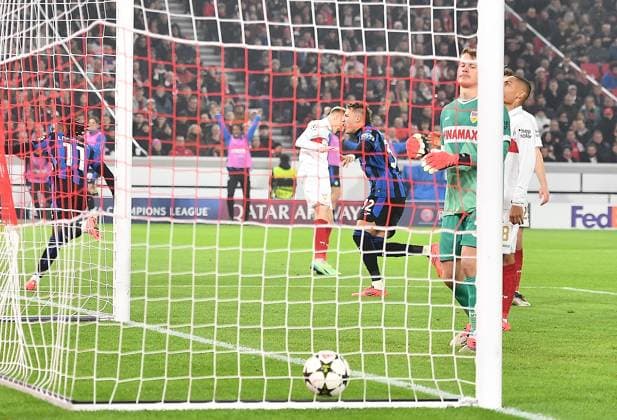 06 11 2024, xhbx, Football UEFA Champions League, VfB Stuttgart Atalanta Bergamo emspor, v l Goal scored, Goal to 0 1 by Ademola Lookman Atalanta Bergamo DFL DFB REGULATIONS PROHIBIT ANY USE OF PHOTOGRAPHS as IMAGE SEQUENCES and or QUASI VIDEO Stuttgart