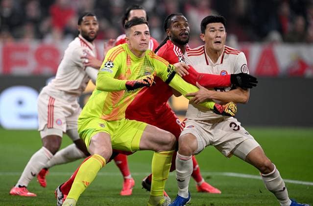 FOOTBALL CHAMPIONS LEAGUE SEASON 2024 2025 Preliminary Round 4 Matchday FC Bayern Muenchen Benfica Lisbon 06 11 2024 Goalkeeper Anatoliy Trubin left, Benfica Lisbon vs Renato Sanches center, Benfica Lisbon vs Min Jae Kim right, FC Bayern Muenchen