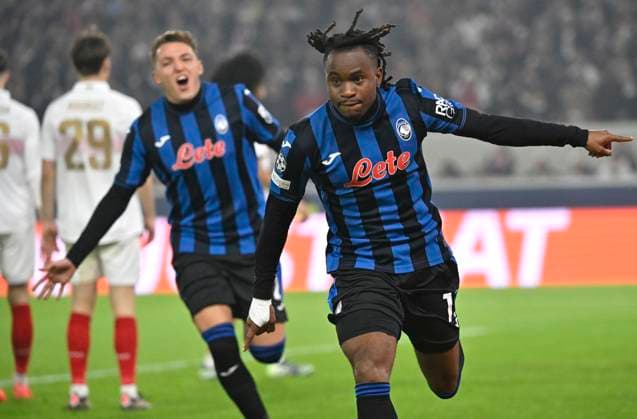 GOAL at 0 1 Ademola Lookman Atalanta BC Bergamo 11 Goal celebration Mateo Retegui Atalanta BC Bergamo 32 Champions League VfB Stuttgart vs Atalanta BC Bergamo 05 11 2024 DFL REGULATIONS PROHIBIT ANY USE OF PHOTOGRAPHS AS IMAGE SEQUENCES AND OR QUASI VIDEO Champions League VfB Stuttgart vs Atalanta BC Bergamo