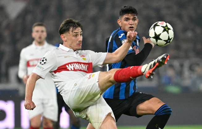 duel, action Anthony Rouault VfB Stuttgart 29 vs Raoul Bellanova Atalanta BC Bergamo 16 Champions League VfB Stuttgart vs Atalanta BC Bergamo 05 11 2024 DFL REGULATIONS PROHIBIT ANY USE OF PHOTOGRAPHS AS IMAGE SEQUENCES AND OR QUASI VIDEO Champions League VfB Stuttgart vs Atalanta BC Bergamo