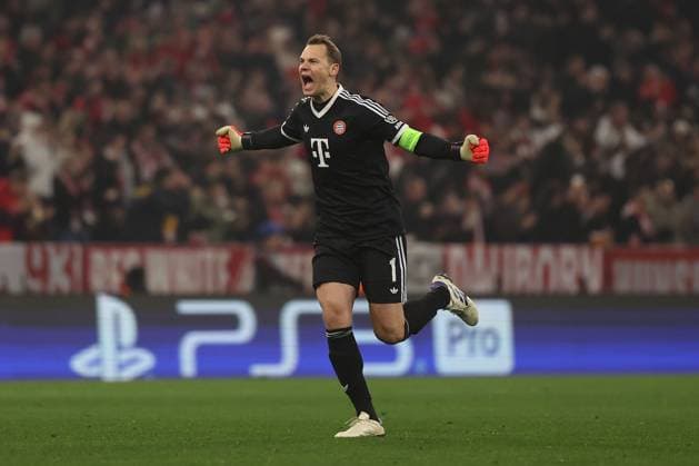 Munich, Alianz Arena UEFA Champions League 2024 25 am 6 11 2024 Matchday 4 FC Bayern München SL Benfica v l , Manuel Neuer FC Bayern München Torjubel, Goal celebration, celebrate the goal DFL DFB REGULATIONS PROHIBIT ANY USE OF PHOTOGRAPHS as IMAGE SEQUENCES and or QUASI VIDEO Copyright: JoaquimxFerreira