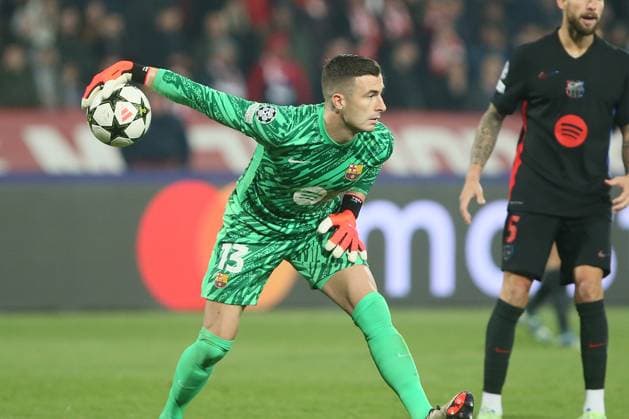 CRVENA ZVEZDA vs BARCELONA INAKI PENA SOTORRES Barcelona football goalkeeper at the UEFA Champions League match against Red Star at the Rajko Mitic stadium, Belgrade 06.11.2024. Ivica Veselinov MN PRESS Photo FOOTBALL, FOOTBALL, UEFA CHAMPIONS LEAGUE, LIGA CHAMPIONA, RED STAR, BARCELONA Belgrade Stadion Rajko Mitic Serbia Copyright: xIvicaxVeselinovx xMNxPressx