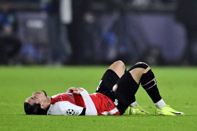 ROTTERDAM - Anis Hadj Moussa of Feyenoord disappointment after the UEFA Champions League match between Feyenoord Rotterdam and FC RB Salzburg at Feyenoord Stadium de Kuip on Nov. 6, 2024 in Rotterdam, Netherlands. ANP OLAF CRACK UEFA Champions League 2024 25 League Phase MD4 2024 25 xVIxANPxSportx xxANPxIVx 512855409 originalFilename: 512855409.jpg