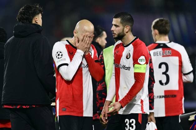 ROTTERDAM - (l-r) Gernot Trauner of Feyenoord, David Hancko of Feyenoord disappointment after the UEFA Champions League match between Feyenoord Rotterdam and FC RB Salzburg at Feyenoord Stadium de Kuip on Nov. 6, 2024 in Rotterdam, Netherlands. ANP OLAF CRACK UEFA Champions League 2024 25 League Phase MD4 2024 25 xVIxANPxSportx xxANPxIVx 512855653 originalFilename: 512855653.jpg