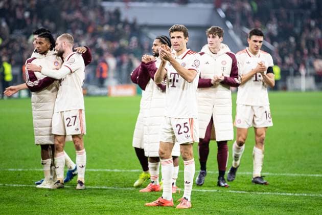 Final score 1 0 for Bayern Muenchen The Bavarians beat Benfica Lisbon at home Cheers for Thomas Mueller FC Bayern Muenchen, 25 , Konrad Laimer FC Bayern Muenchen, 27 GER, FC Bayern Muenchen vs SL Benfica Lisbon, Football, Champions League, Matchday 4, Matchday 2024 2025, 06 11 2024 DFB DFL REGULATIONS PROHIBIT ANY USE OF PHOTOGRAPHS AS IMAGE SEQUENCES AND OR QUASI VIDEO GER, FC Bayern Muenchen vs SL Benfica Lisbon, Football, Champions League, Matchday 4, Matchday 2024 2025, 06 11 2024 Muenchen Copyright: xEibner-Pressefoto RogerxBuerkex EP_RBE