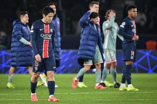 Champions League PSG vs Atletico Madrid FA Paris Saint-Germain’s midfielder Lee Kang-in walks on the pitch at the end of the UEFA Champions League football match between Paris Saint-Germain and Atletico Madrid at the Parc des Princes Stadium in Paris on November 6, 2024. Photo by Firas Abdullah ABACAPRESS.COM Paris Ile-de-France France  Copyright: xAbdullahxFiras ABACAx