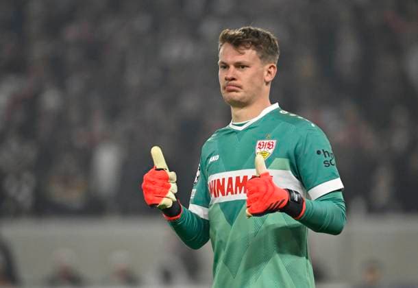 Goalkeeper Alexander Nuebel VfB Stuttgart 33 gesture gesture both thumbs up satisfied Champions League VfB Stuttgart vs Atalanta BC Bergamo 05 11 2024 DFL REGULATIONS PROHIBIT ANY USE OF PHOTOGRAPHS AS IMAGE SEQUENCES AND OR QUASI VIDEO Champions League VfB Stuttgart vs Atalanta BC Bergamo