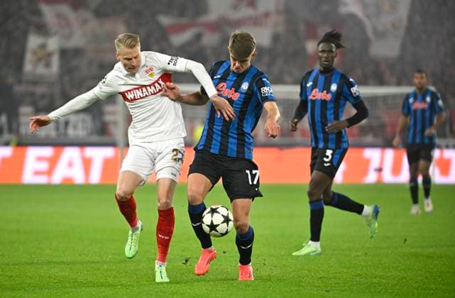 duel, action Chris Fuehrich VfB Stuttgart 27 vs Charles De Ketelaere Atalanta BC Bergamo 17 Champions League VfB Stuttgart vs Atalanta BC Bergamo 05 11 2024 DFL REGULATIONS PROHIBIT ANY USE OF PHOTOGRAPHS AS IMAGE SEQUENCES AND OR QUASI VIDEO Champions League VfB Stuttgart vs Atalanta BC Bergamo