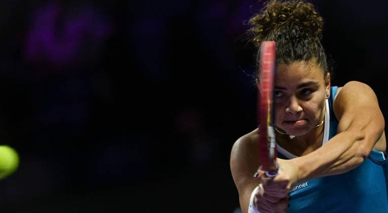 WTA, Tennis Damen Finals 2024 - Day 5 RIYADH, SAUDI ARABIA - NOVEMBER 06: Jasmine Paolini of Italy during her match against Quinwen Zheng of China, on Day 5 of the 2024 WTA Finals, part of the Hologic WTA Tour, held at King Saud University Indoor Arena on November 06, 2024, in Riyadh, Saudi Arabia. Riyadh Saudi Arabia  Copyright: xArturxWidakx originalFilename:widak-wtafinal241106_npENU.jpg