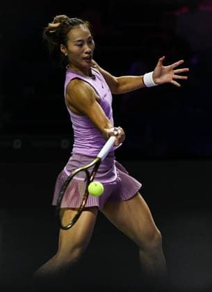 WTA, Tennis Damen Finals 2024 - Day 5 RIYADH, SAUDI ARABIA - NOVEMBER 06: Jasmine Paolini of Italy during her match against Quinwen Zheng of China, on Day 5 of the 2024 WTA Finals, part of the Hologic WTA Tour, held at King Saud University Indoor Arena on November 06, 2024, in Riyadh, Saudi Arabia. Riyadh Saudi Arabia  Copyright: xArturxWidakx originalFilename:widak-wtafinal241106_npH6F.jpg