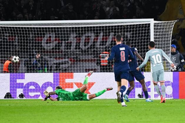 Angel Correa ( 10 - Atletico de Madrid ) beats Gianluigi Donnarumma ( 1 - PSG ) and scores a goal during the UEFA Champions League match between Paris Saint Germain and Atletico de Madrid at Parc Des Princes on November 06, 2024 in Paris, France. ( Photo by federico pestellini panoramic ) - FOOTBALL : PSG vs Atletico de Madrid - Ligue des Champions - 06 11 2024 FedericoPestellini Panoramic 