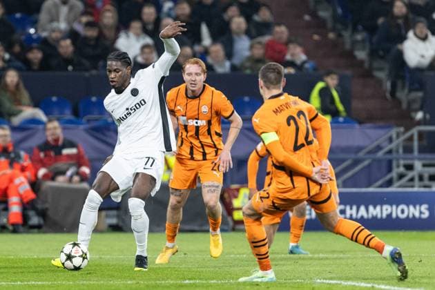 UEFA Champions League FC Shakhtar Donetsk BSC Young Boys 06 11 2024 Joel Monteiro BSC Young Boys, 77 , Yukhym Konoplia FC Shakhtar Donetsk, 26 , Mykola Matviyenko FC Shakhtar Donetsk, 22 UEFA Champions League FC Shakhtar Donetsk BSC Young Boys Arena AufSchalke, Gelsenkirchen 06 11 2024 Copyright: xBEAUTIFULxSPORTS Buriakovx