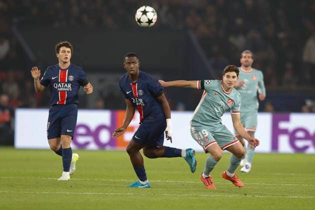 November 6, 2024, Paris, Paris, France: Julian ALVAREZ of Atletico madrid during the UEFA Champions League match between Paris Saint Germain and Atleico madrid at the Parc des Princes Stadium on November 6 2024.Paris - France - ZUMAb253 20241106_zsp_b253_030 Copyright: xLoicxBaratouxx