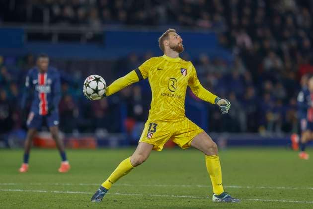November 6, 2024, Paris, Paris, France: Jan OBLAK of Atletico madrid during the UEFA Champions League match between Paris Saint Germain and Atleico madrid at the Parc des Princes Stadium on November 6 2024.Paris - France Paris France - ZUMAb253 20241106_zsp_b253_057 Copyright: xLoicxBaratouxx